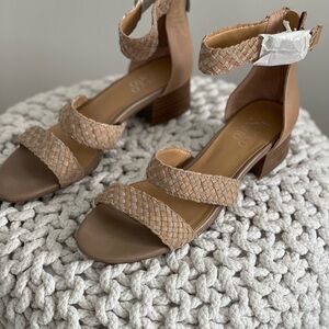 Women's Tan Sandals